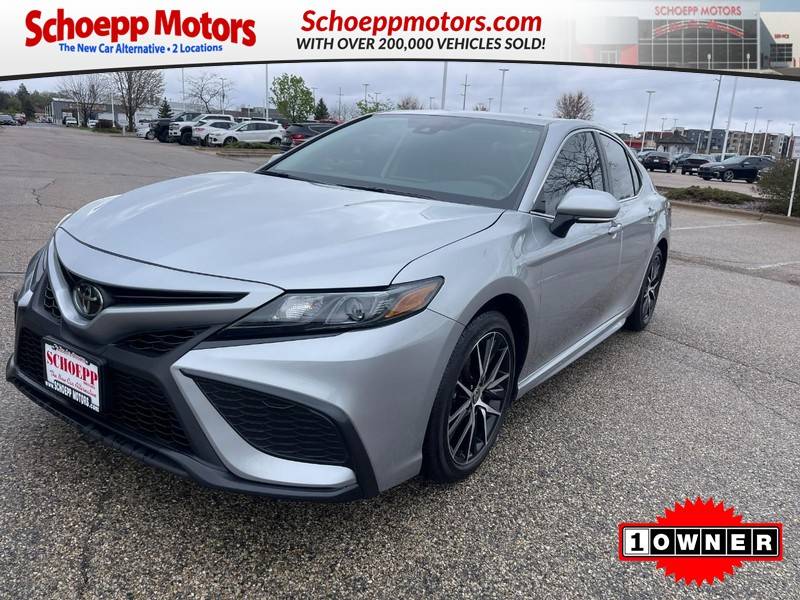 2024 Toyota Camry SE — Sedan — 5,711 mi — Middleton, WI