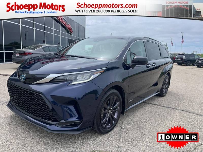 2021 Toyota Sienna LE — Minivan — 32,459 mi — Middleton, WI