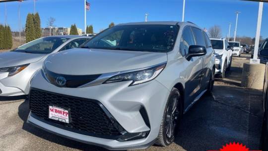 2023 Toyota Sienna XSE — Minivan — 9,213 mi — Middleton, WI