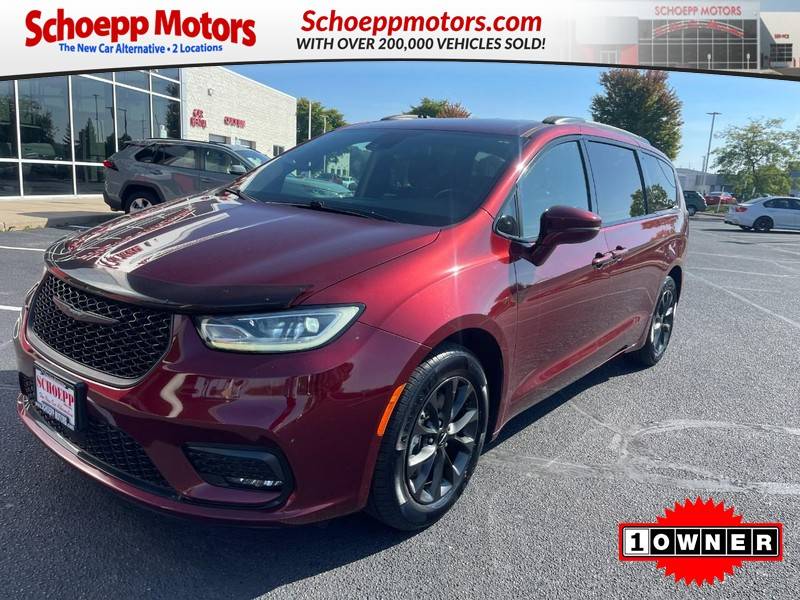2021 Chrysler Pacifica Touring — Minivan — 71,989 mi — Middleton, WI