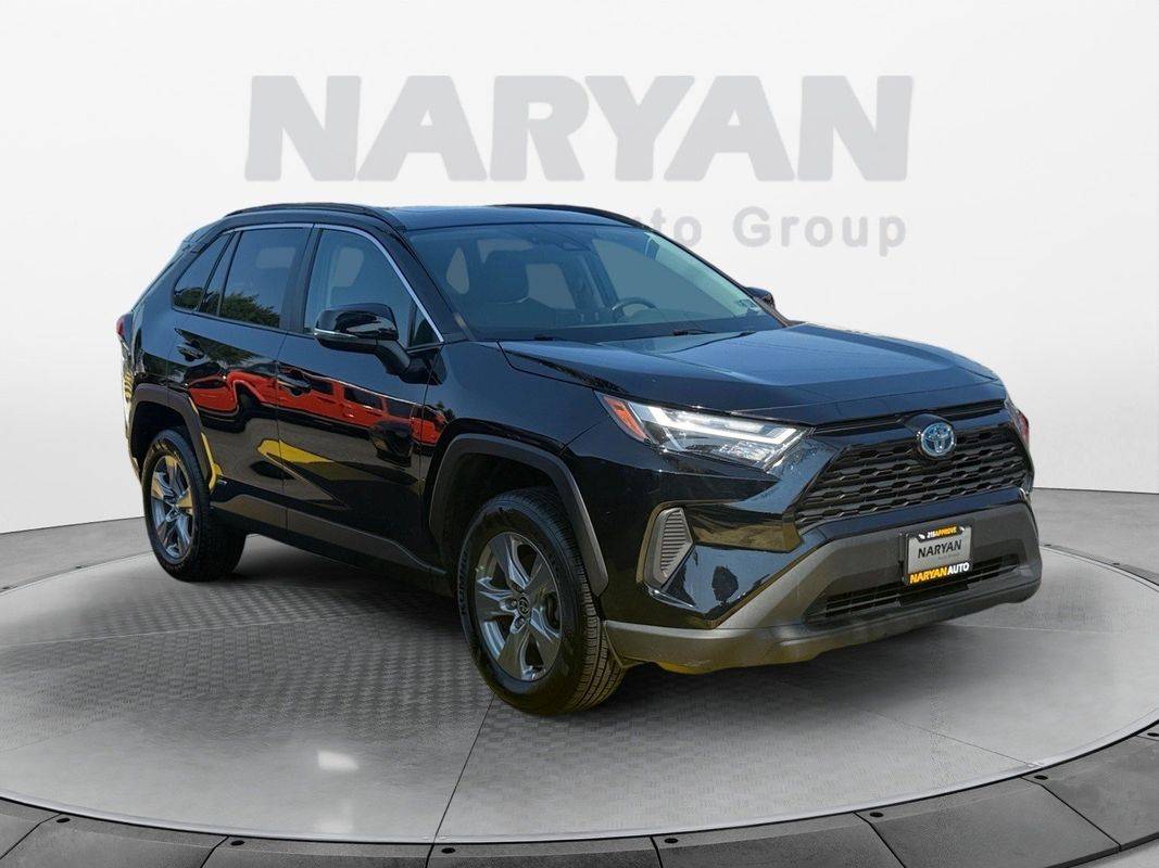 2022 Toyota RAV4 Hybrid XLE — SUV — 99,865 mi — Philadelphia, PA