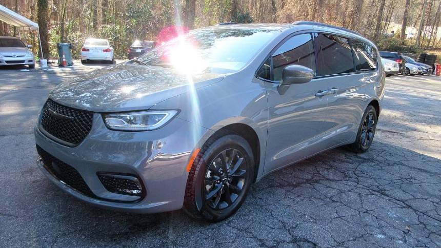 2022 Chrysler Pacifica Touring L — Minivan — 47,531 mi — Cary, NC