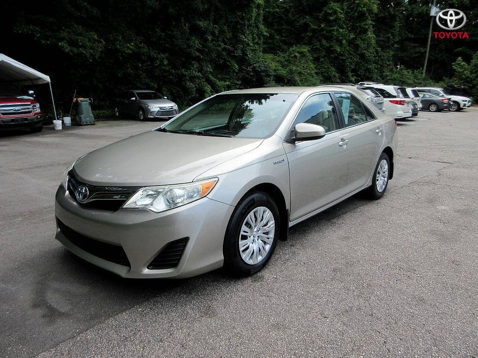 2014 Toyota Camry Hybrid LE — Sedan — 128,265 mi — Cary, NC