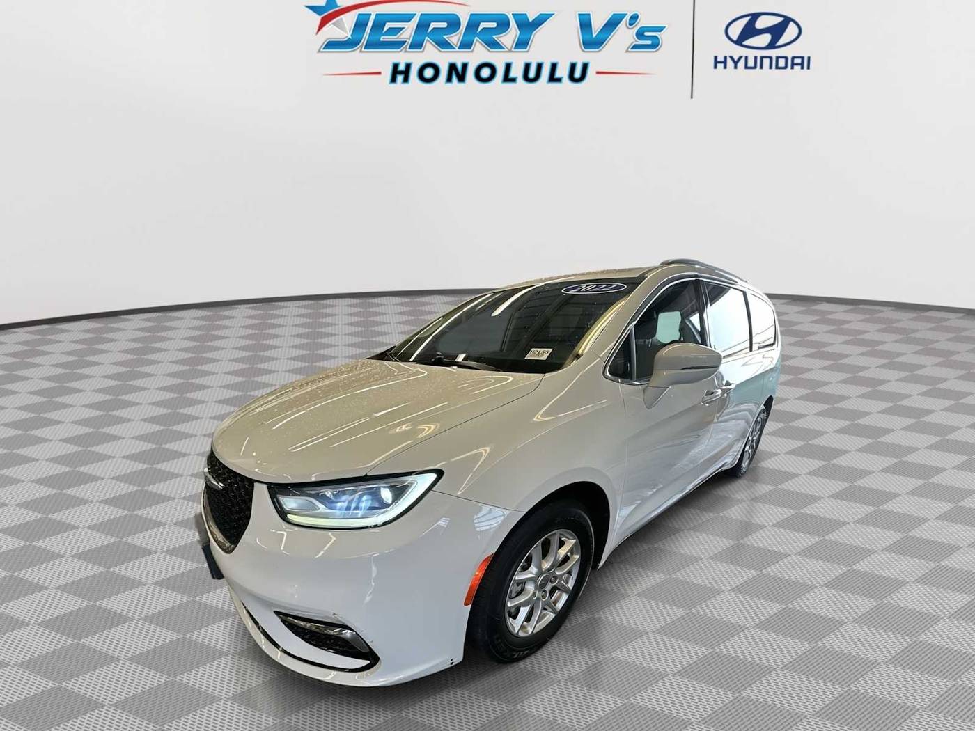 2022 Chrysler Pacifica Touring L — Minivan — 48,522 mi — Honolulu, HI