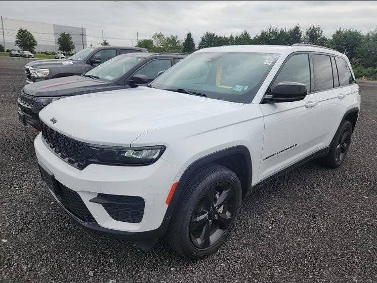 2023 Jeep Grand Cherokee Altitude — SUV — 26,341 mi — Holland, MI