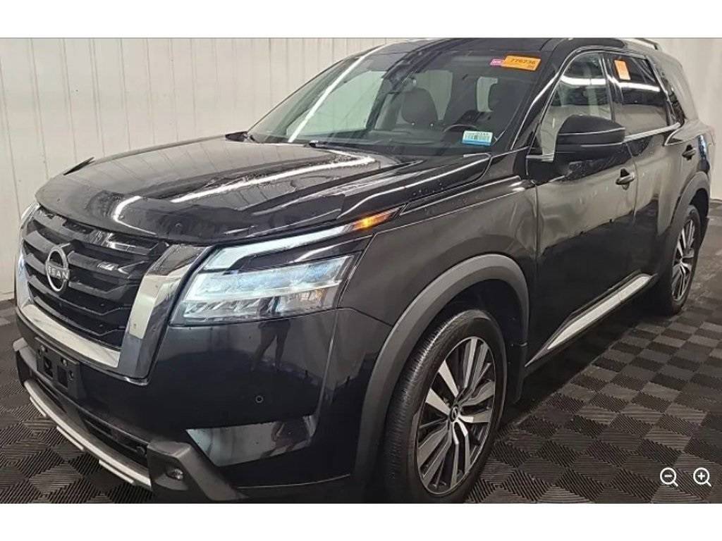 2022 Nissan Pathfinder Platinum — SUV — 39,254 mi — Holland, MI