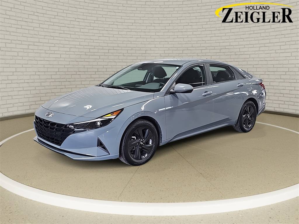 2022 Hyundai Elantra SEL — Sedan — 35,919 mi — Holland, MI