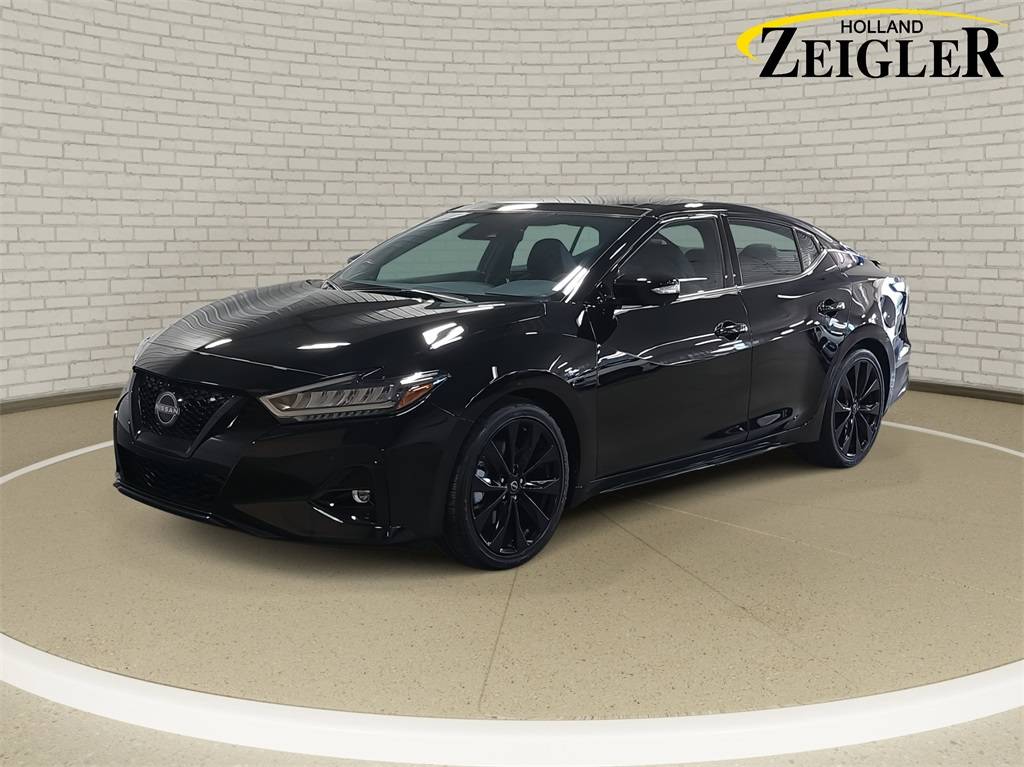 2023 Nissan Maxima SR — Sedan — 3,334 mi — Holland, MI