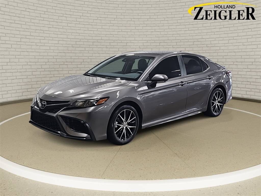 2024 Toyota Camry SE — Sedan — 15,852 mi — Holland, MI