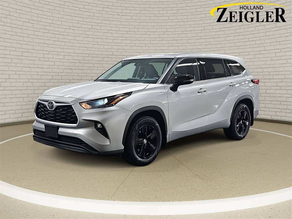 2022 Toyota Highlander LE — SUV — 32,614 mi — Holland, MI