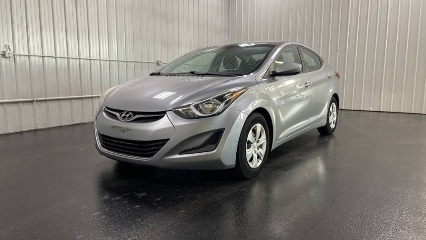 2016 Hyundai Elantra SE — Sedan — 102,997 mi — Holland, MI