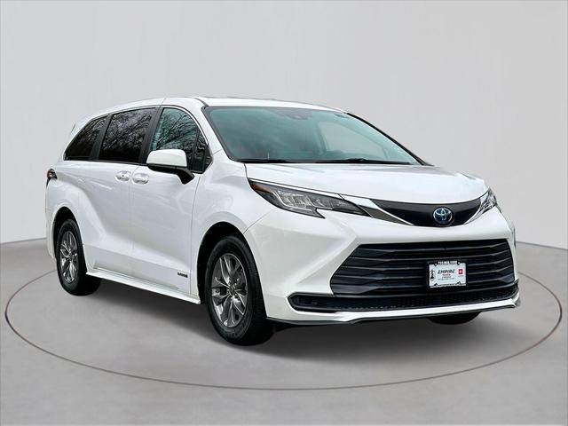 2021 Toyota Sienna LE — Minivan — 19,985 mi — Green Brook, NJ