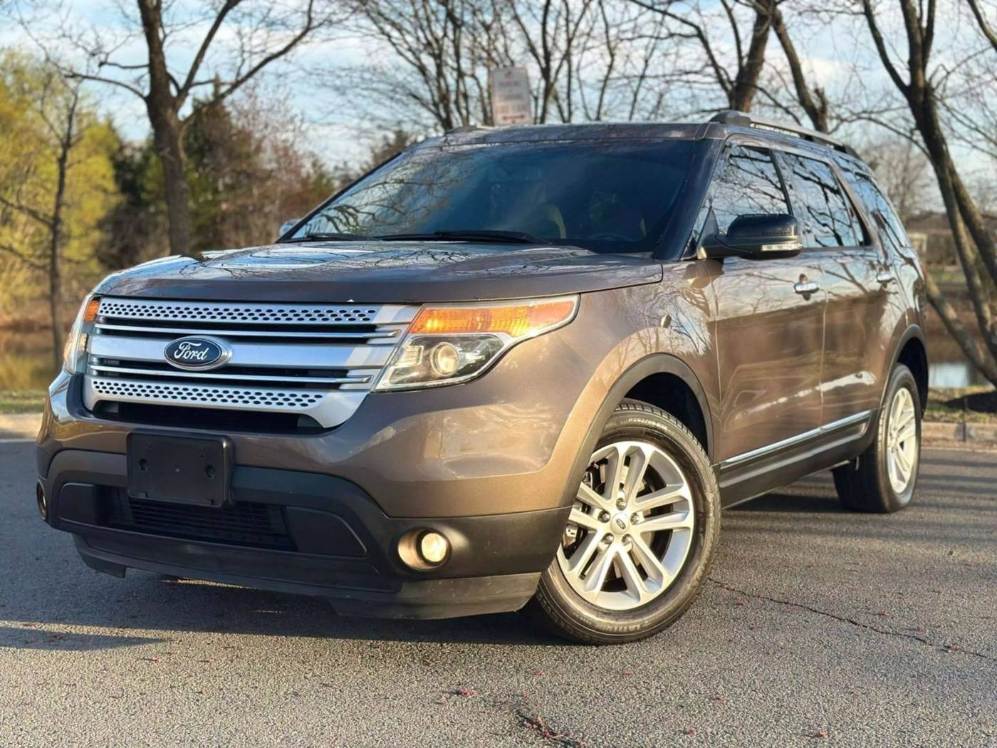 2015 Ford Explorer XLT — SUV — 124,216 mi — Lebanon, TN