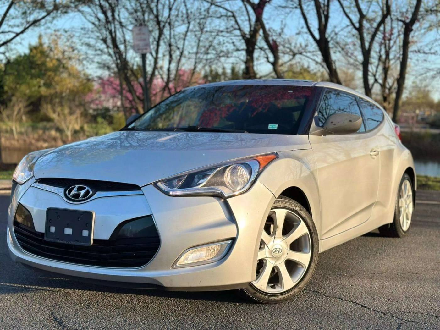 2016 Hyundai Veloster Base — Hatchback — 88,100 mi — Lebanon, TN