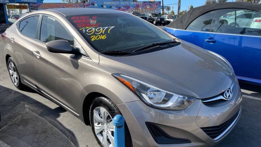 2016 Hyundai Elantra SE — Sedan — 118,364 mi — Oceanside, CA