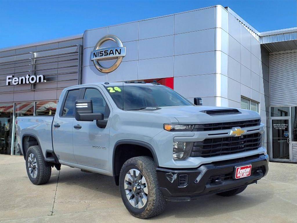 2024 Chevrolet Silverado 2500HD Custom — Pickup Truck — 31,958 mi — McAlester, OK