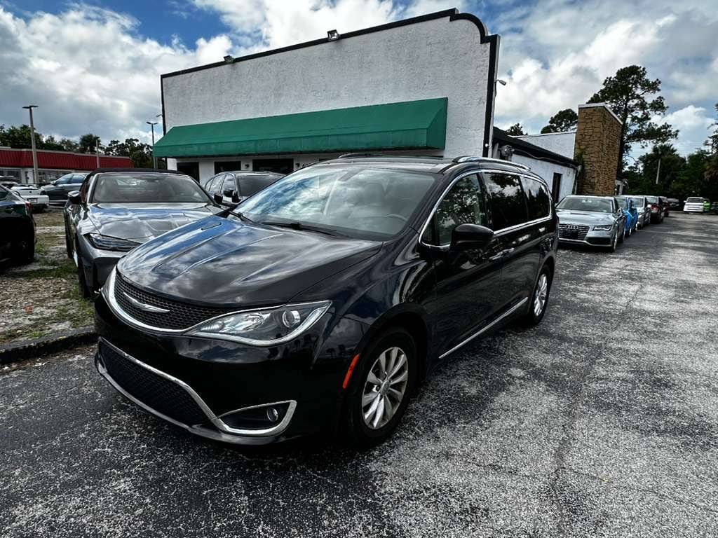 2018 Chrysler Pacifica Touring L — Minivan — 106,678 mi — Orlando, FL