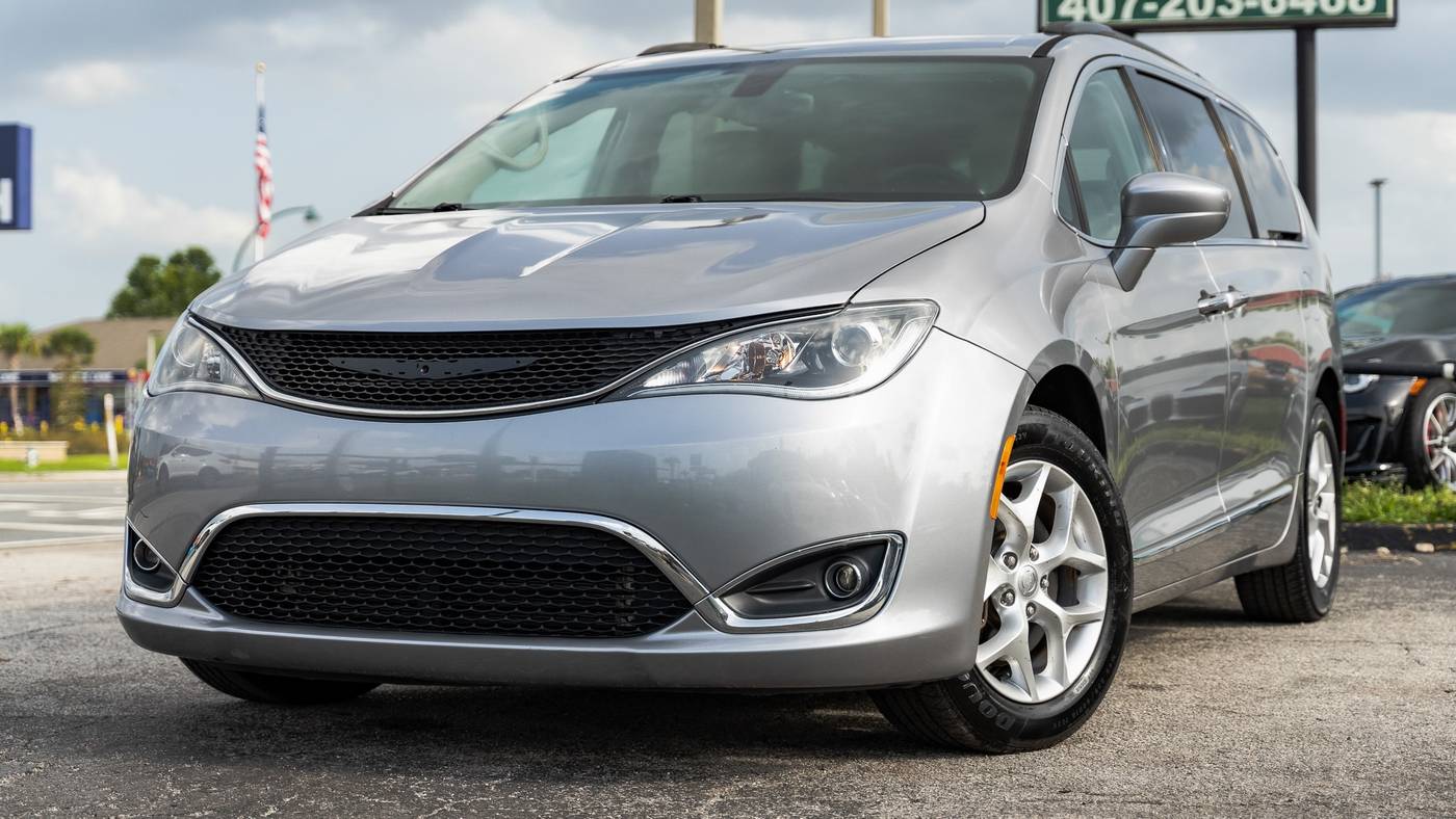 2017 Chrysler Pacifica Touring L — Minivan — 101,768 mi — Orlando, FL
