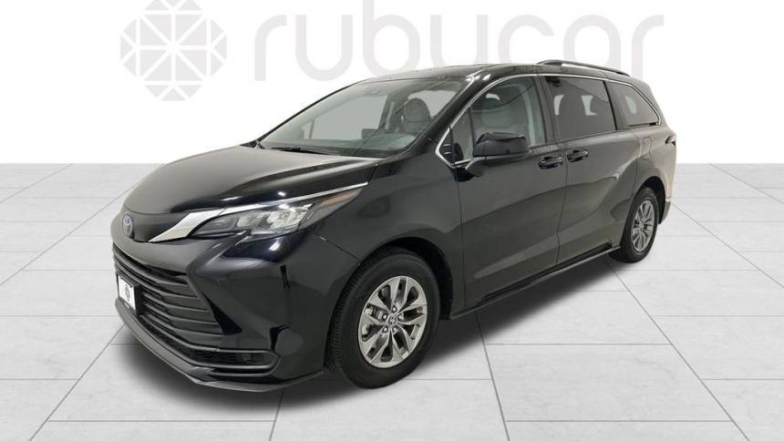 2024 Toyota Sienna LE — Minivan — 24,832 mi — Aurora, CO