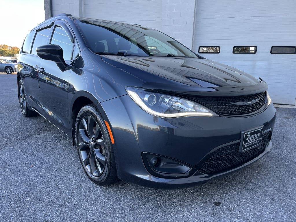 2019 Chrysler Pacifica Limited — Minivan — 123,734 mi — Mechanicsburg, PA