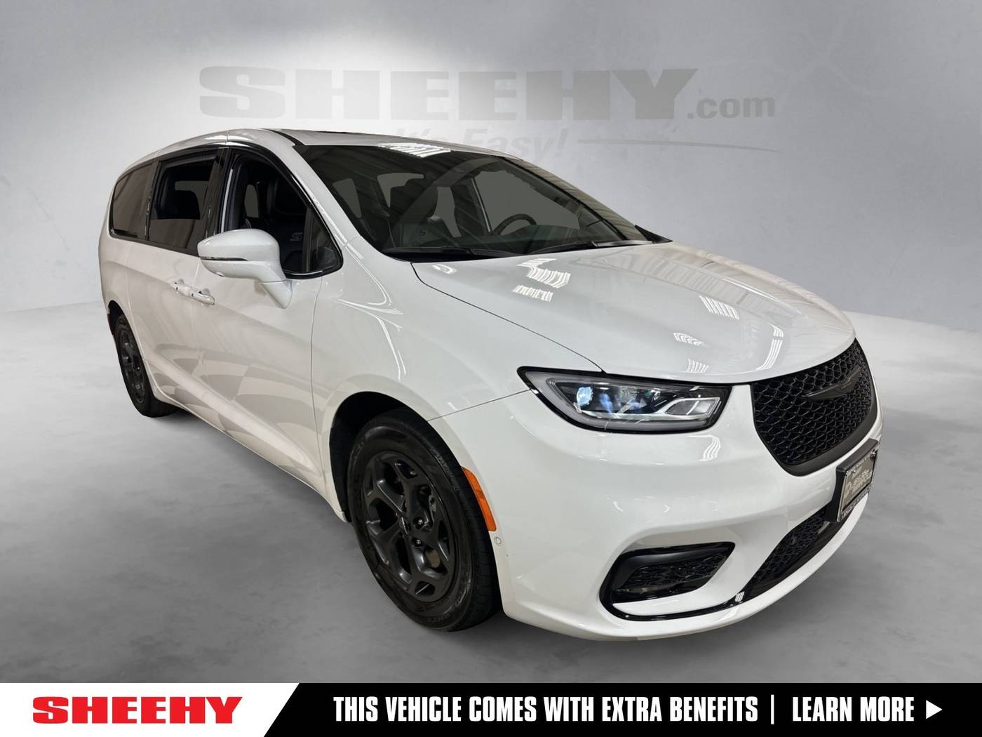 2022 Chrysler Pacifica Hybrid Limited — Minivan — 60,900 mi — Annapolis, MD