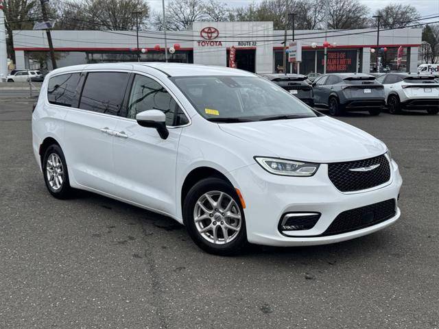 2023 Chrysler Pacifica Touring L — Minivan — 58,079 mi — Hillside, NJ