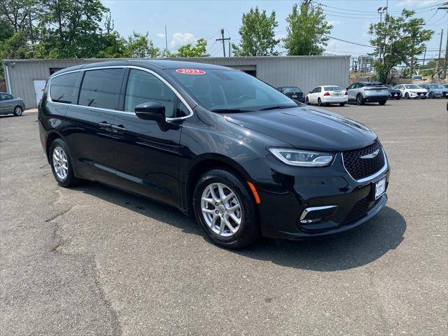 2023 Chrysler Pacifica Touring L — Minivan — 61,232 mi — Hillside, NJ