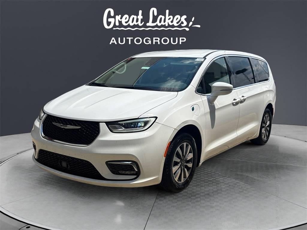 2022 Chrysler Pacifica Hybrid Touring L — Minivan — 34,897 mi — Columbus, OH