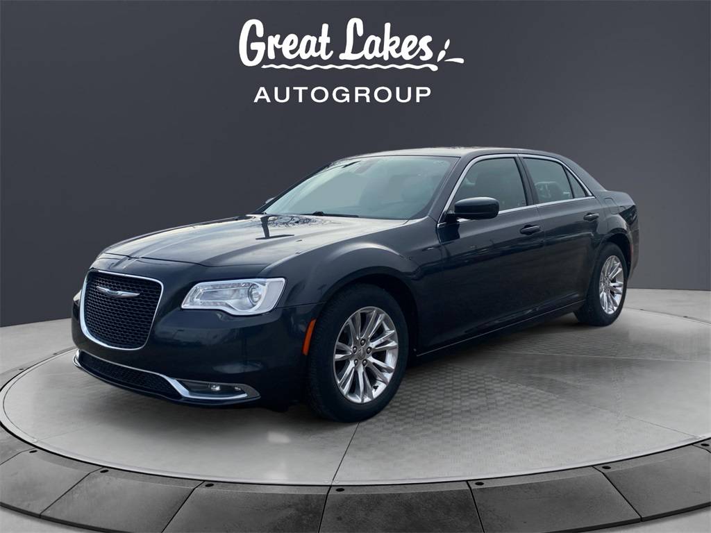 2017 Chrysler 300 Limited — Sedan — 65,693 mi — Columbus, OH