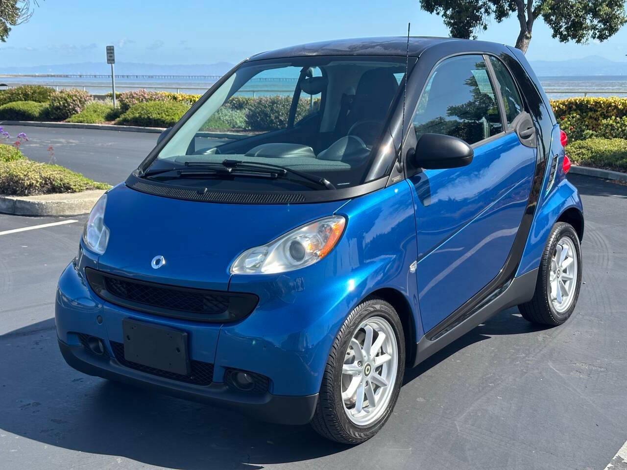 2009 smart fortwo Pure — Coupe — 63,400 mi — BURLINGAME, CA