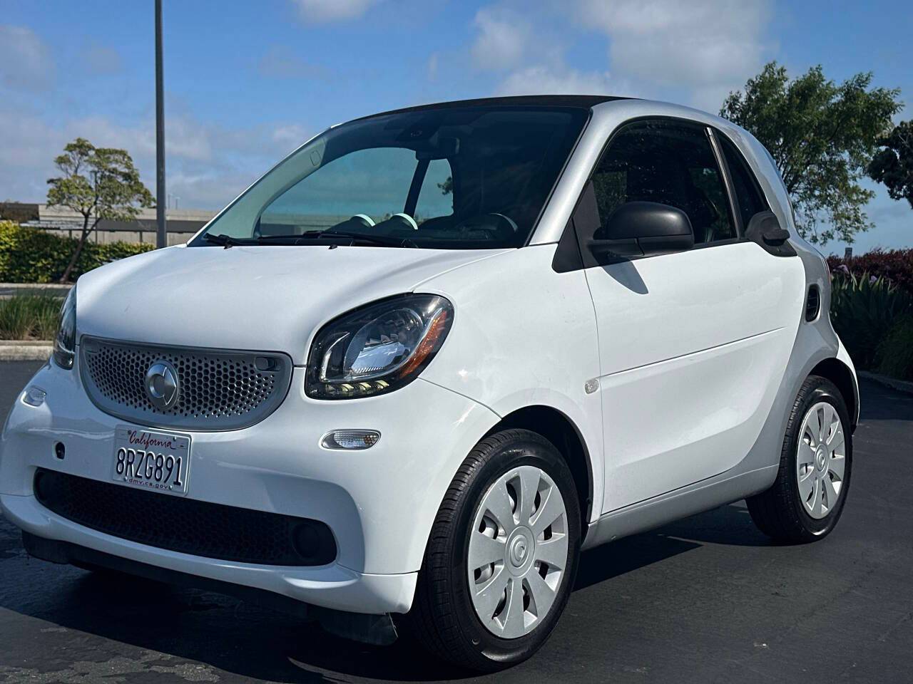 2017 smart fortwo Pure — Coupe — 32,307 mi — BURLINGAME, CA