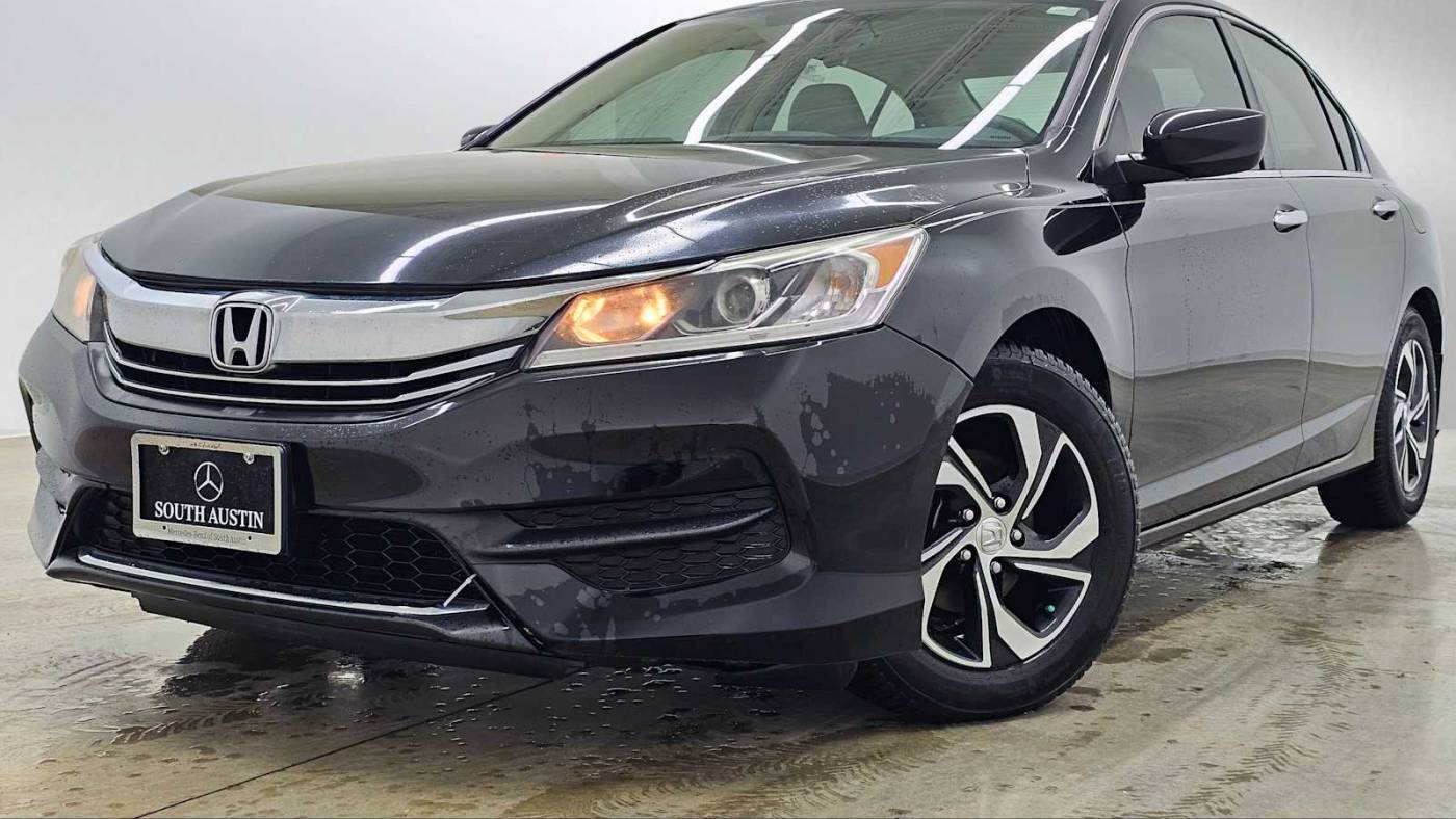 2017 Honda Accord LX — Sedan — 30,476 mi — Austin, TX