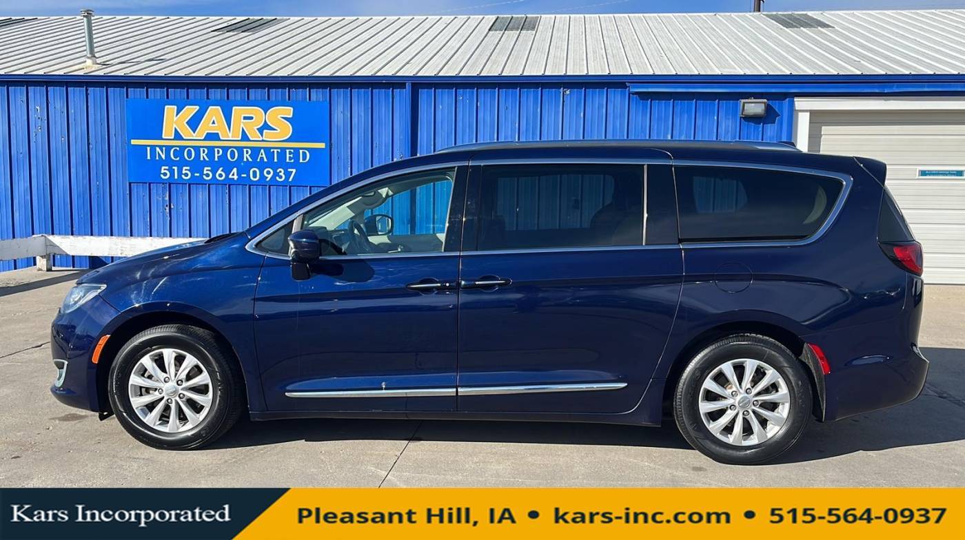 2018 Chrysler Pacifica Touring L — Minivan — 86,246 mi — Pleasant Hill, IA