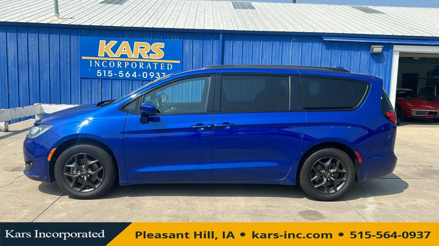 2020 Chrysler Pacifica Touring L Plus — Minivan — 163,048 mi — Pleasant Hill, IA