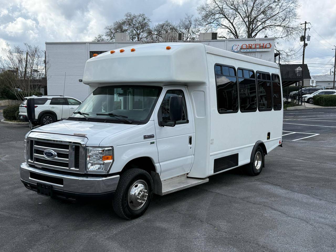 2013 Ford Econoline Commercial Cutaway E-350