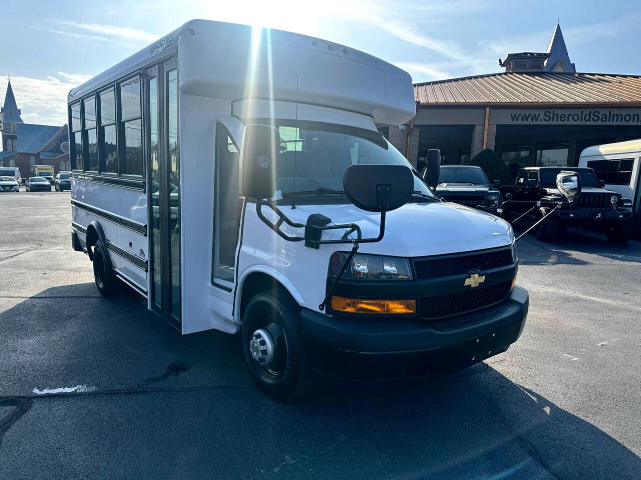 2019 Chevrolet Express Commercial Cutaway 3500 — Chassis Cab Truck — 18,256 mi — Rome, GA