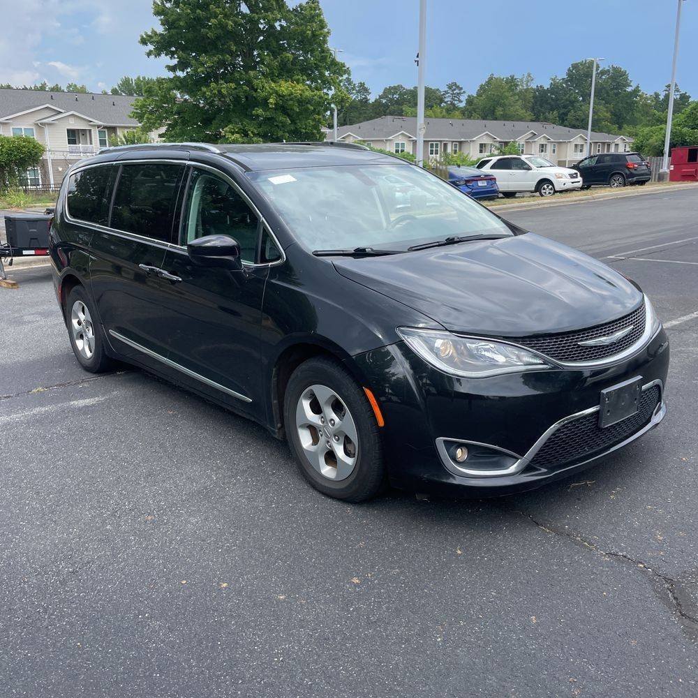 2017 Chrysler Pacifica Touring L Plus — Minivan — 76,137 mi — Indianapolis, IN