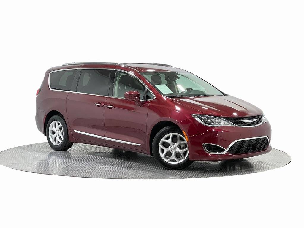 2018 Chrysler Pacifica Touring L — Minivan — 46,566 mi — Indianapolis, IN
