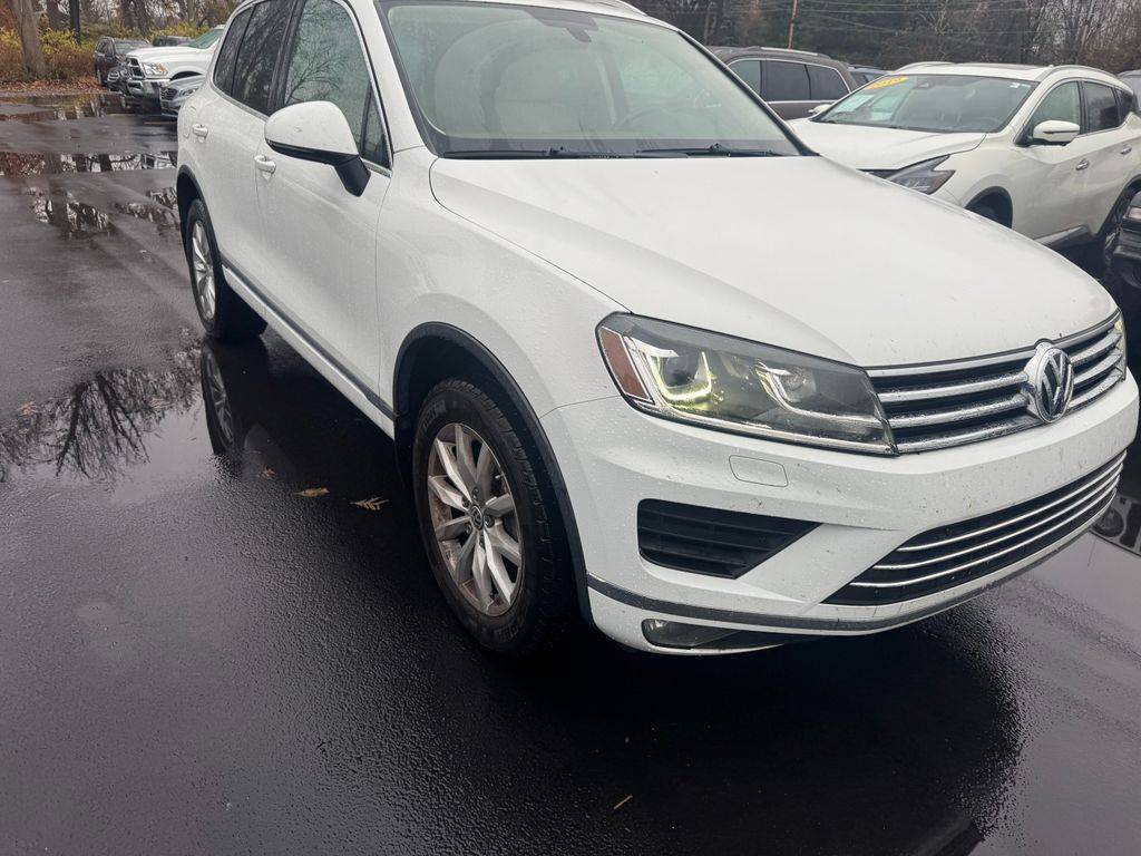 2016 Volkswagen Touareg V6 Lux