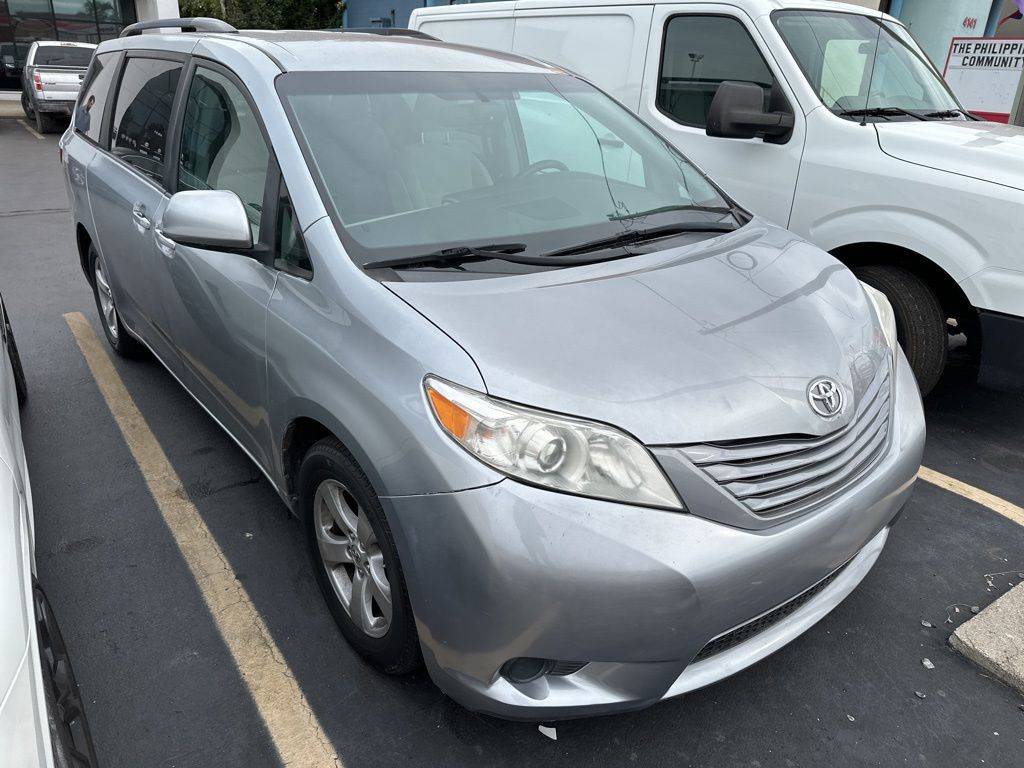 2017 Toyota Sienna L — Minivan — 119,287 mi — Indianapolis, IN
