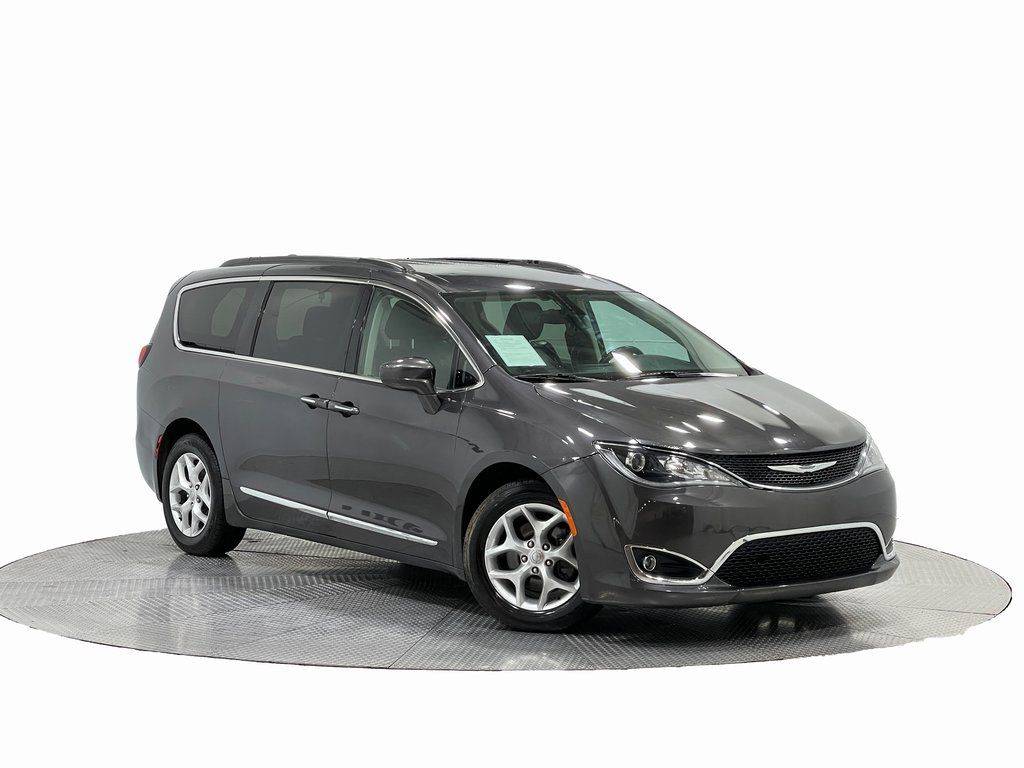 2017 Chrysler Pacifica Touring L — Minivan — 119,753 mi — Indianapolis, IN