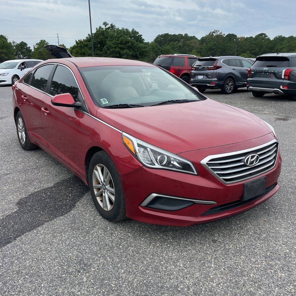 2017 Hyundai Sonata SE — Sedan — 83,392 mi — Indianapolis, IN