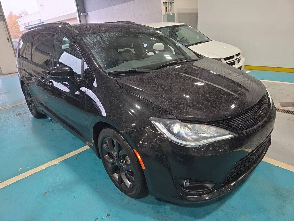 2019 Chrysler Pacifica Limited — Minivan — 71,951 mi — Indianapolis, IN
