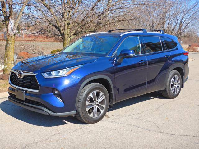 2022 Toyota Highlander XLE — SUV — 25,132 mi — Pittsburgh, PA