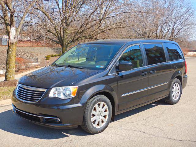 2014 Chrysler Town & Country Touring — Minivan — 122,916 mi — Pittsburgh, PA