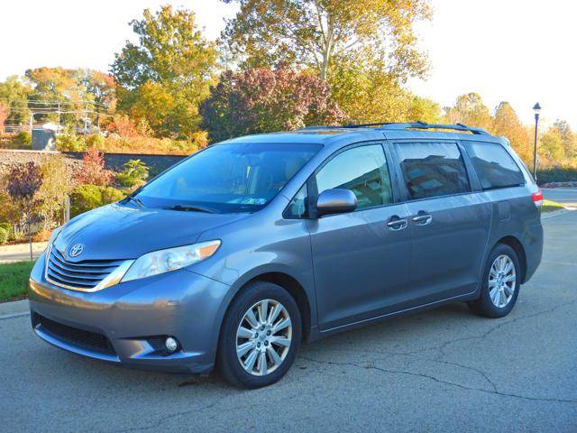 2014 Toyota Sienna Limited — Minivan — 127,244 mi — Pittsburgh, PA