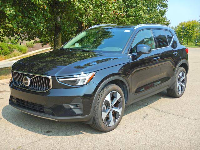 2025 Volvo XC40 Plus — SUV — 8,109 mi — Pittsburgh, PA