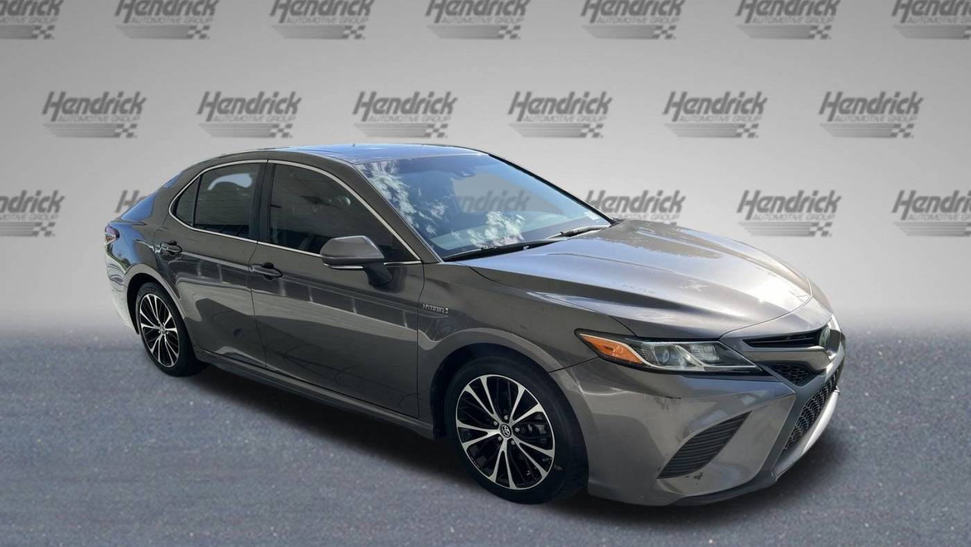 2018 Toyota Camry Hybrid SE — Sedan — 120,184 mi — North Charleston, SC