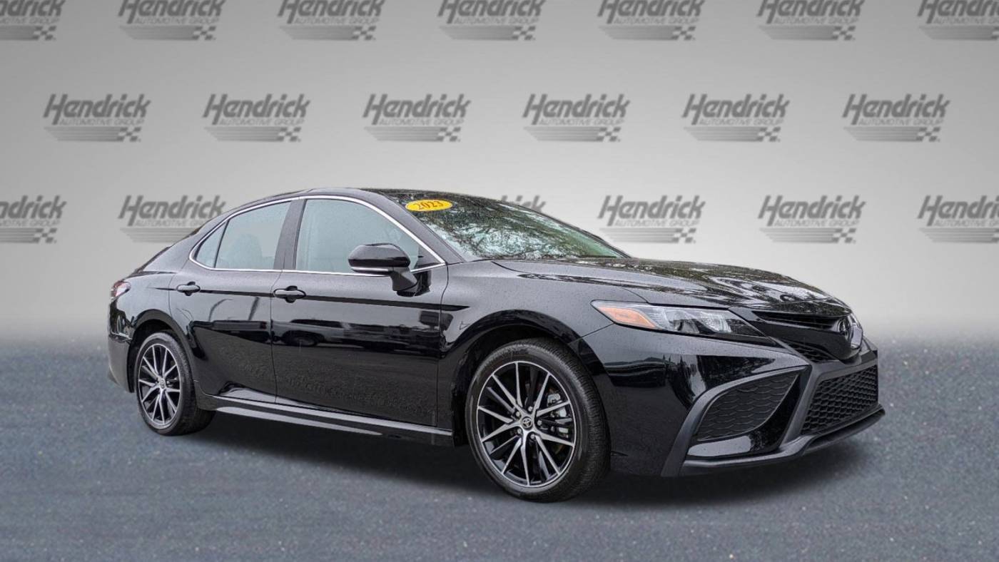 2023 Toyota Camry SE — Sedan — 15,270 mi — Charleston, SC