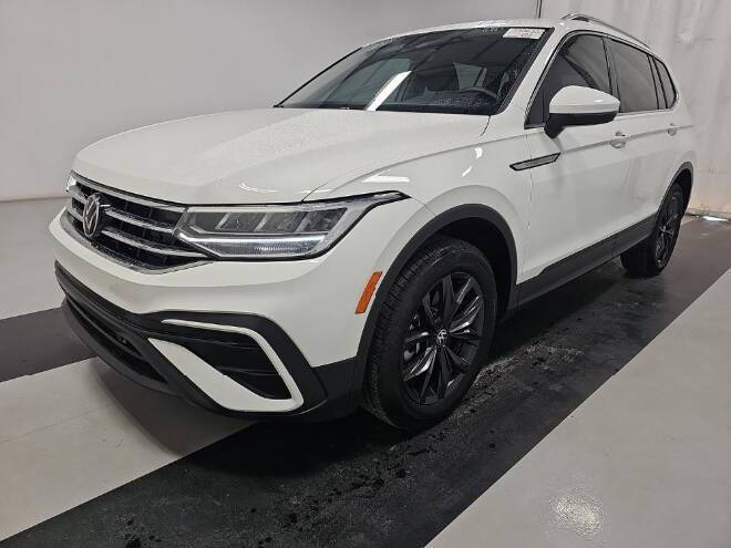 2024 Volkswagen Tiguan SE — SUV — 2,855 mi — Walpole, MA
